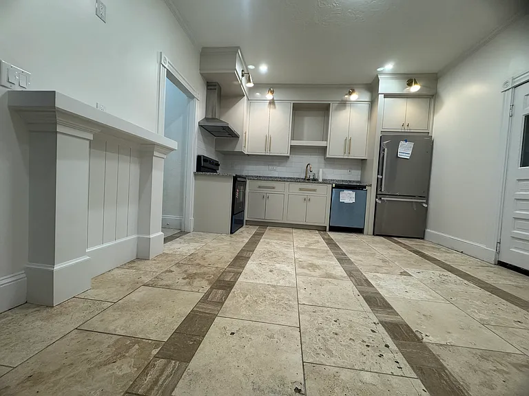 229 Saratoga St #2 — Photo 1