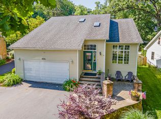 409 1/2 Concord Ave, Fox River Grove, IL 60021