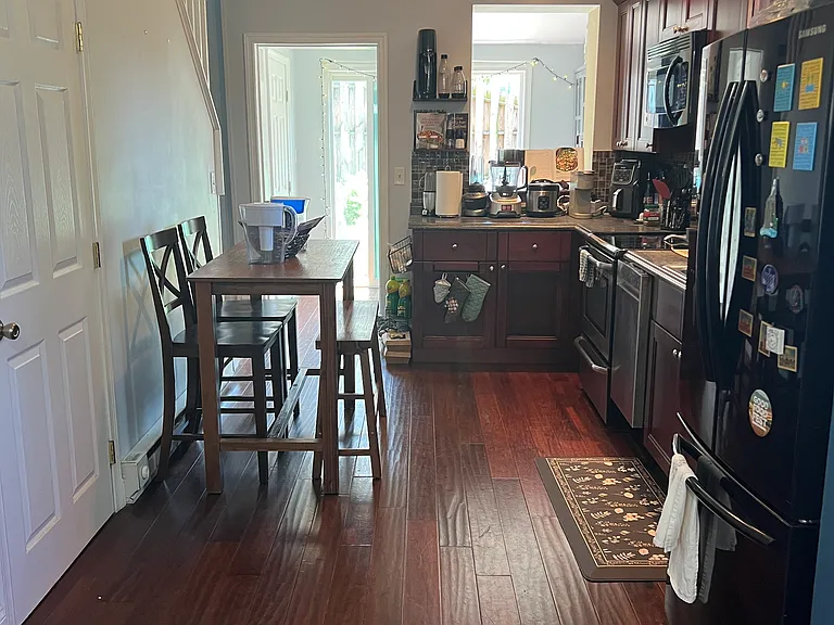 422 Gold St — Photo 14