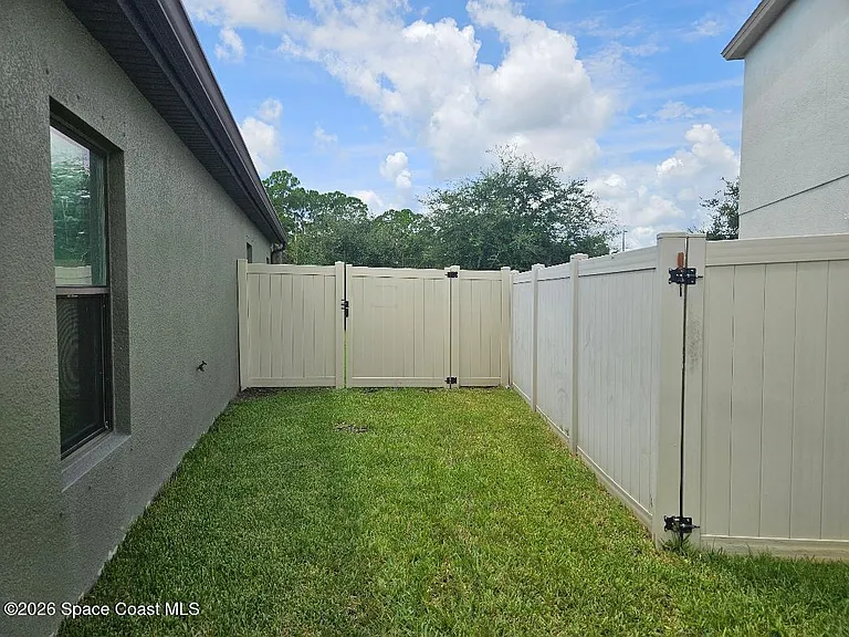 1213 Musgrass Cir — Photo 14