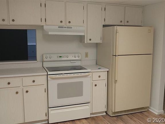 2nd image of 28 Andrea Dr