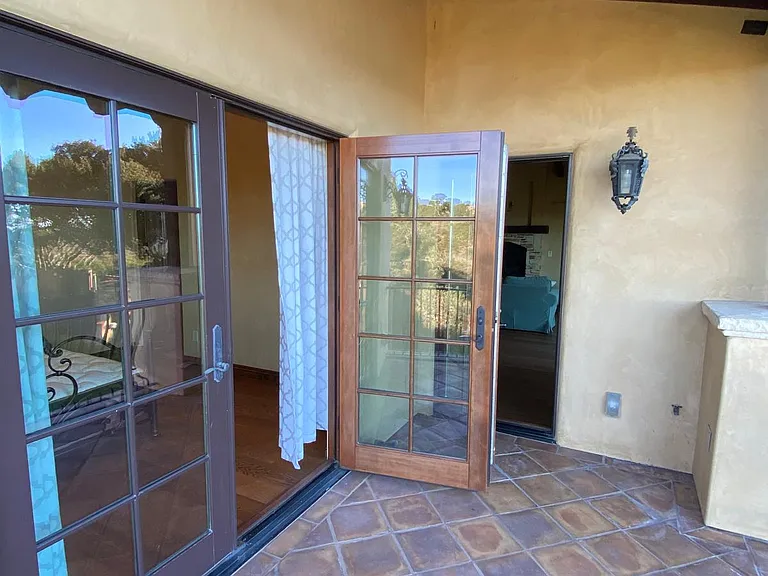 Enclave Ct — Photo 19