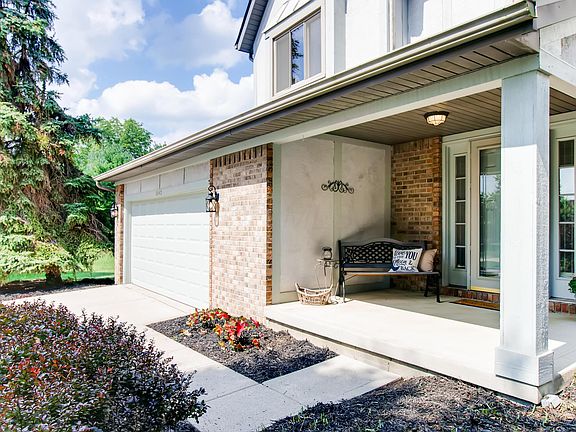 2nd image of 10142 Chantry Pl NW
