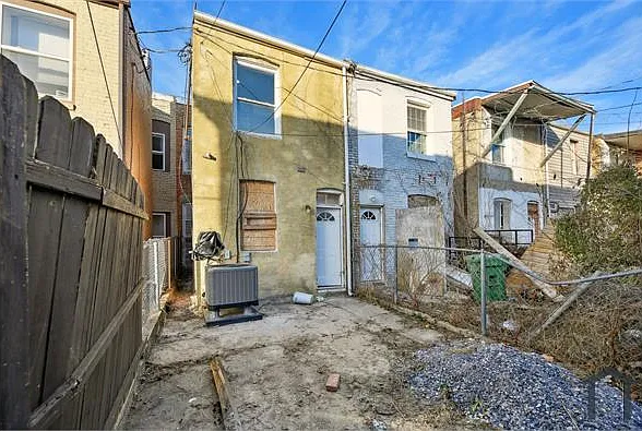 2141 W Fayette St — Photo 25