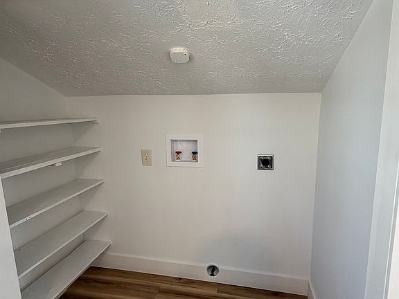 3rd image of 1345 Avalon Dr