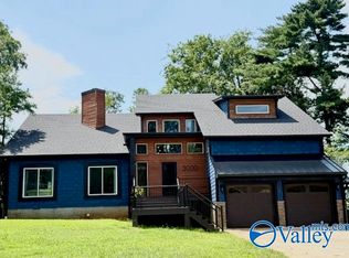 3000 Larose Ln, Huntsville, AL 35801