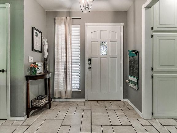 4th image of 4609 E Trail Dr