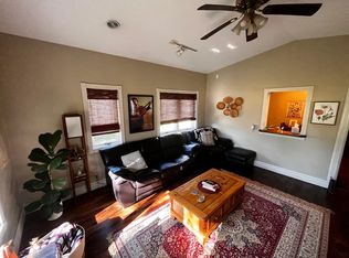 1213 Washington St, Pella, IA 50219