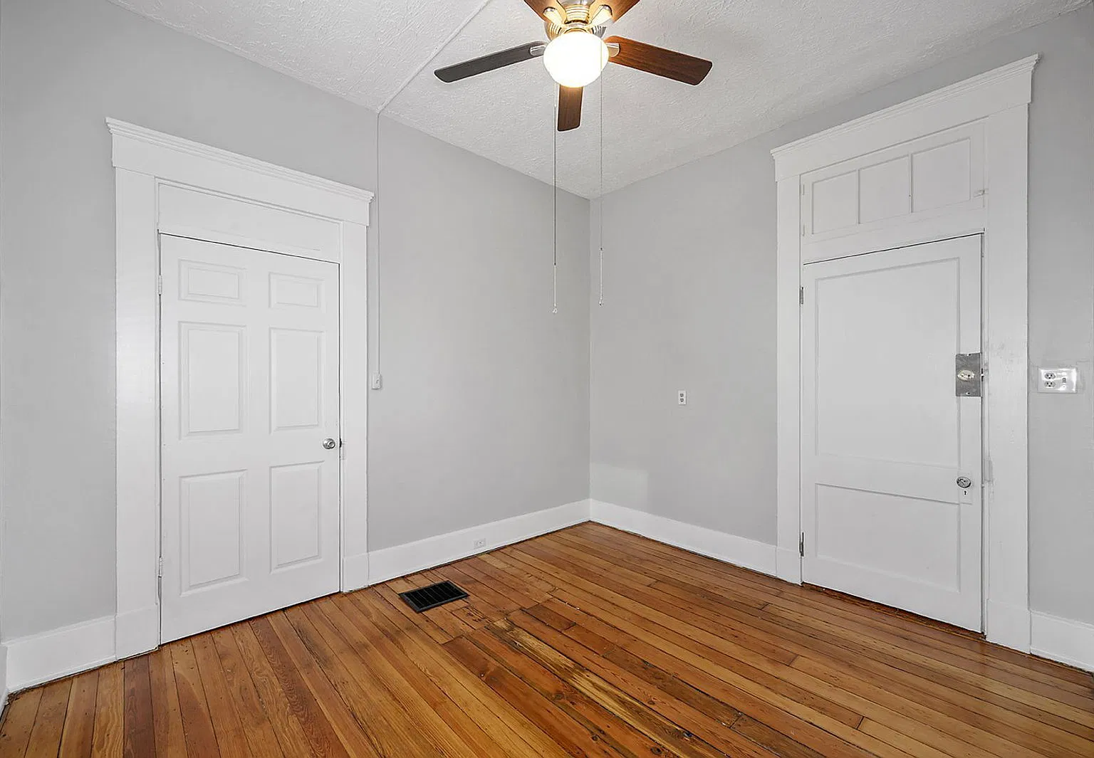4 bed, 2.0 bath, $3,195 — Photo 4