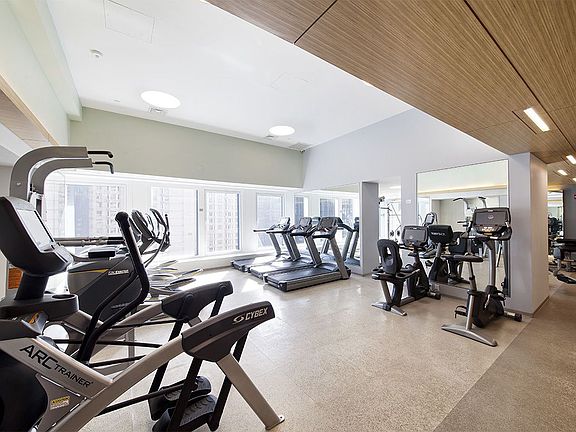 5th image of 150 W 56th St APT 3006