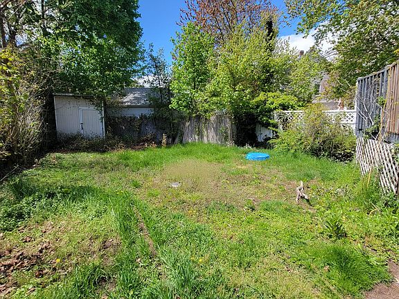 3rd image of 18 Townsend Ave #18