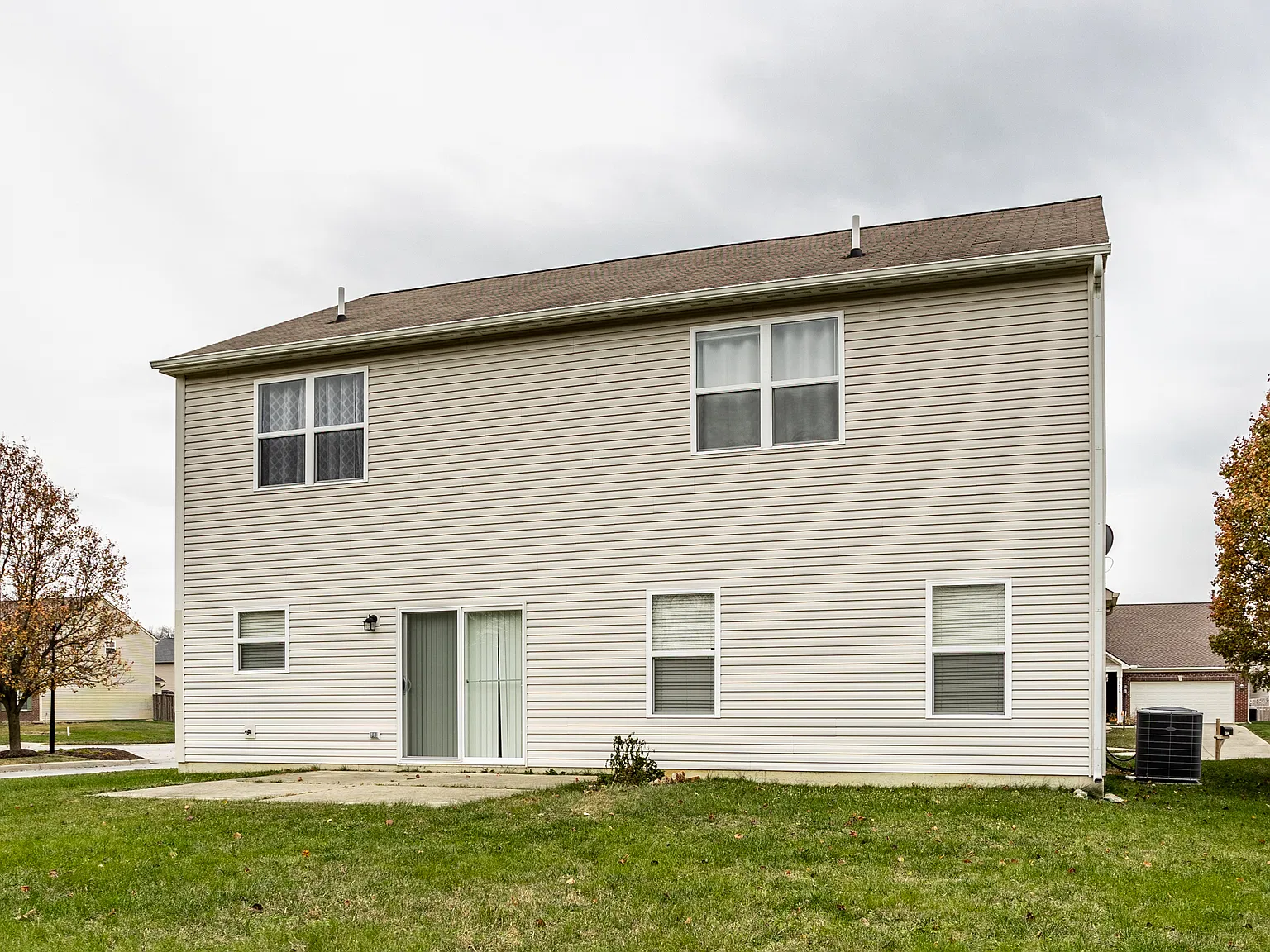3 bed, 2.5 bath, 2280 sqft, $2,100 — Photo 4