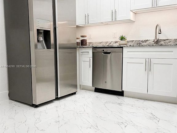 4th image of 2801 Riverside Dr APT 204