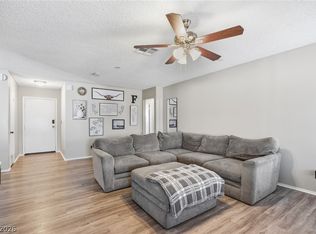 516 Summit Dr, Henderson, NV 89002