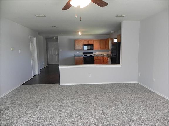 3rd image of 2601 Hidden Valley Dr