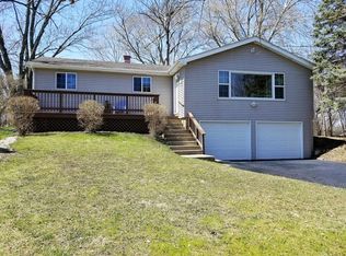 2801 Cherry Dr, Wonder Lake, IL 60097