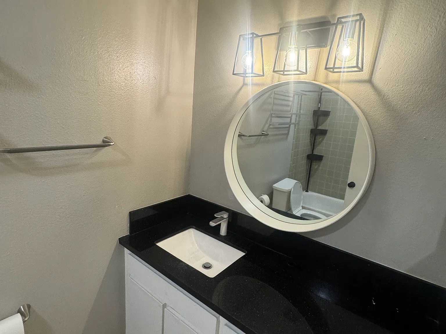 2 bed, 950 sqft, $1,595 — Photo 3