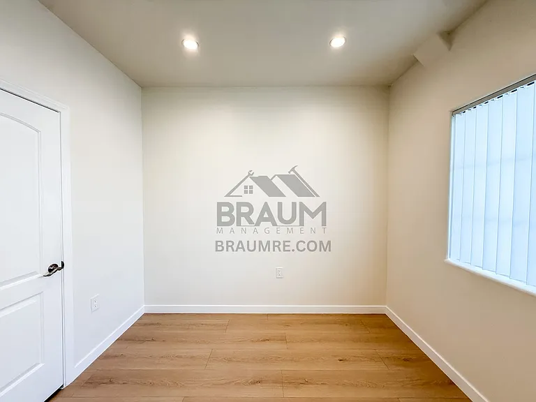 1423 Franklin St — Photo 47
