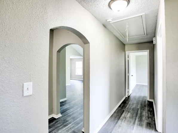 306 S Holmes St, La Porte, TX 77571