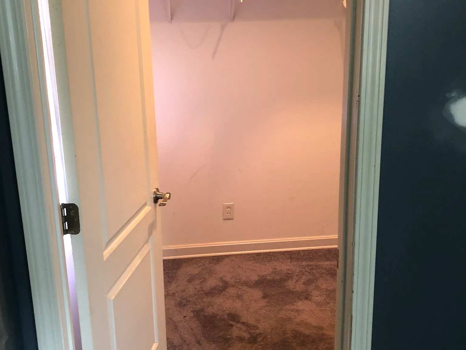 4 bed, 2.5 bath, 2200 sqft, $2,500 — Photo 2
