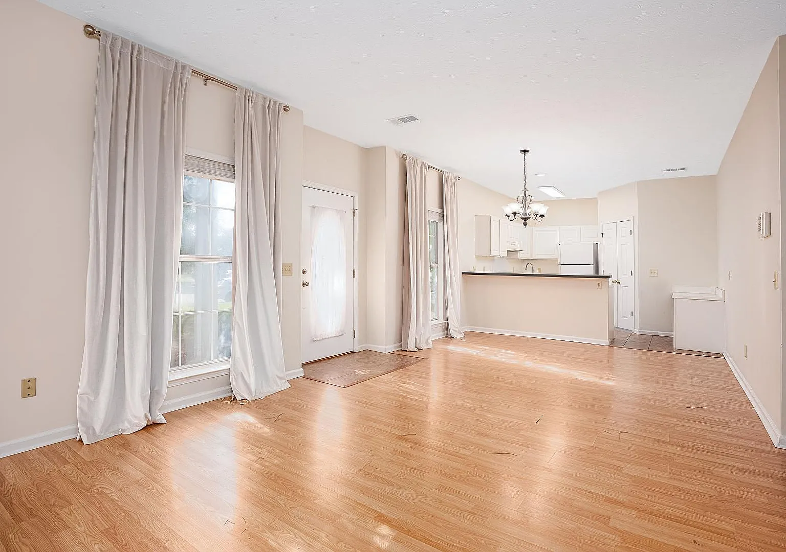918 Harvard Pl - Harvard-918 — Photo 1