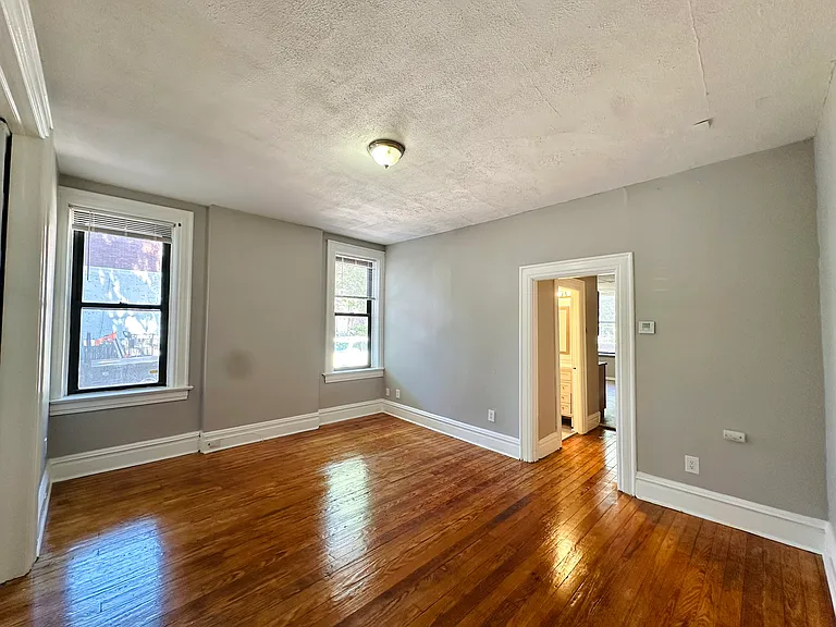 3201-3209 Arsenal St #3205 — Photo 8