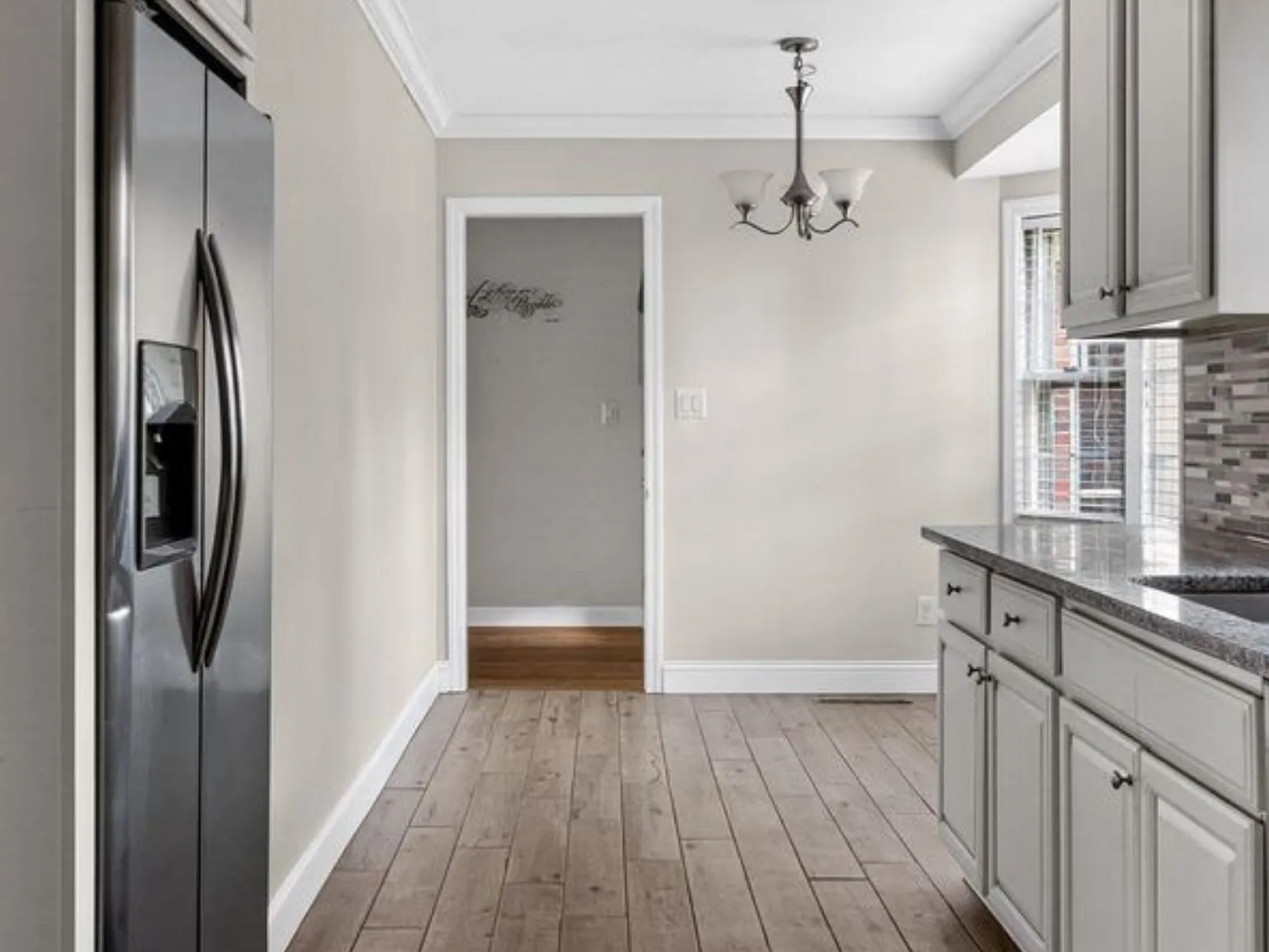 3 bed, 2120 sqft, $2,000 — Photo 4