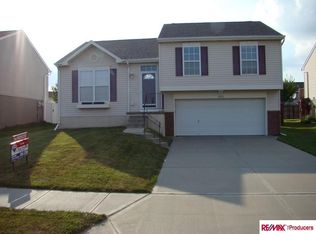 15732 Rosewood St, Omaha, NE 68136