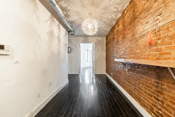 Rented by Jankos Group LLC | media 37