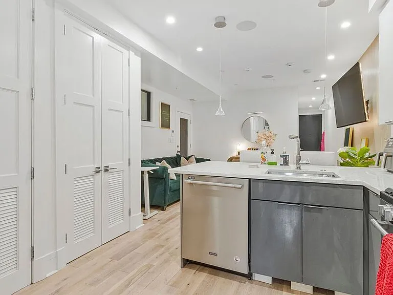 820 Kennedy St NW #2 — Photo 10