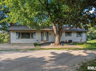 5338 Smith Rd, Pleasant Plains, IL 62677