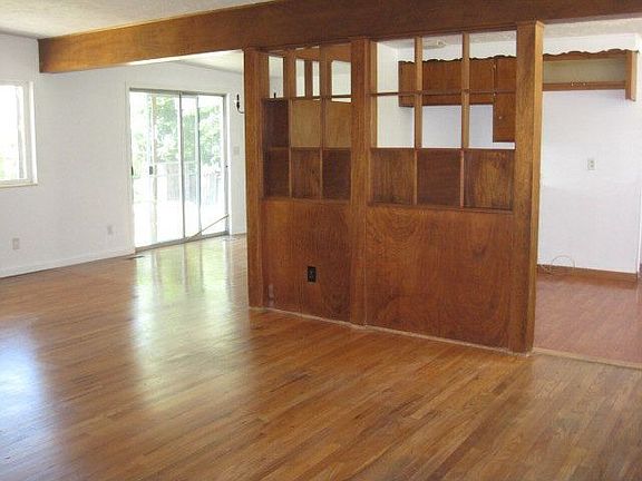 2nd image of 799 Sonja Ave