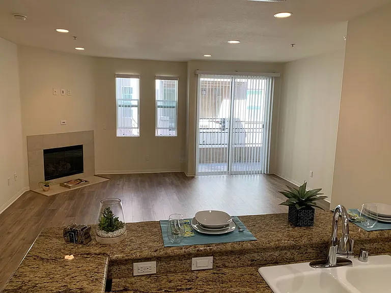 Glenoaks Villas — Photo 30
