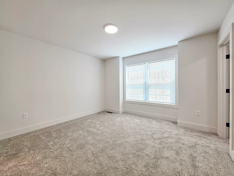 267 Locust St — Photo 16