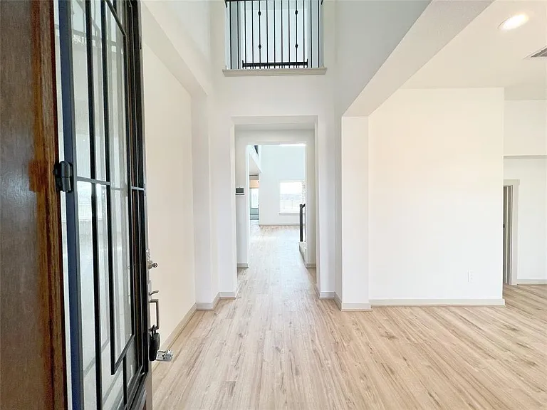 29207 Red Rocks Park Dr — Photo 2