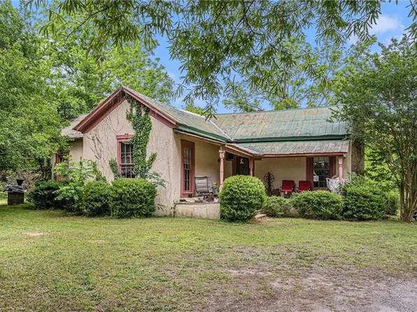 2249 Jackson Lake Rd, Mansfield, GA 30055