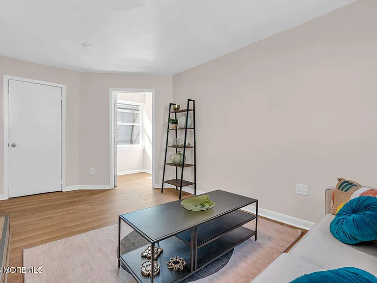 282 Carr Ave #2 — Photo 3