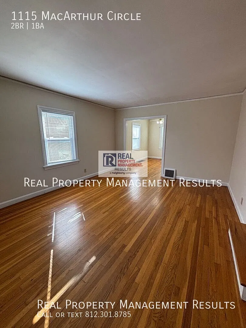 Bright East Side Apartment with Basement and Off-Street Parking — Photo 2