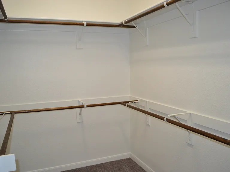 5090 Royal Springs Dr — Photo 6