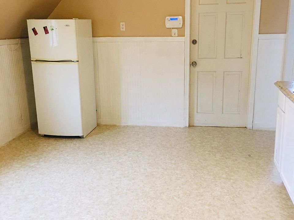 2nd image of 168 Sprenger Ave #1