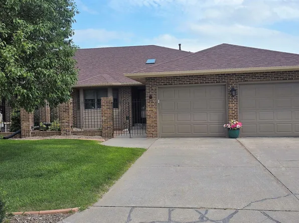 8 W 48th St, Kearney, NE 68847