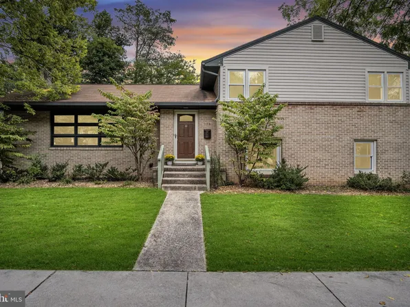 225 S West St, Carlisle, PA 17013