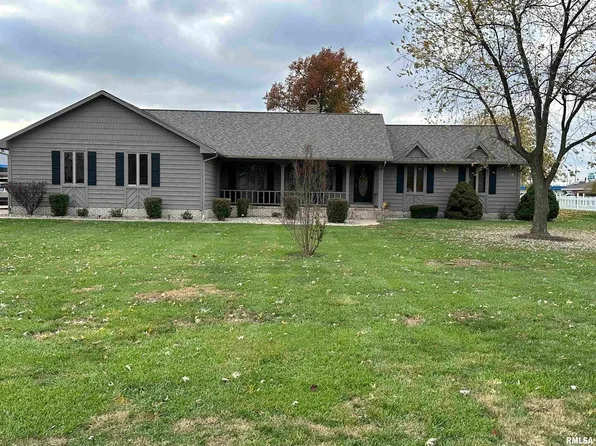 963 S Lake Dr, Du Quoin, IL 62832