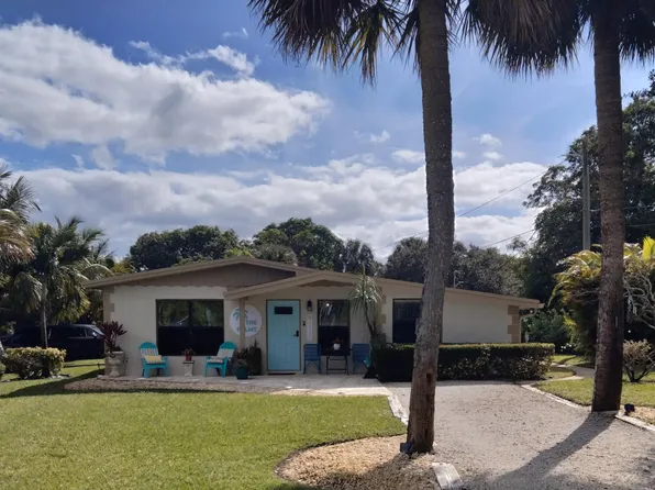 1150 NE County Line Rd, Jensen Beach, FL 34957