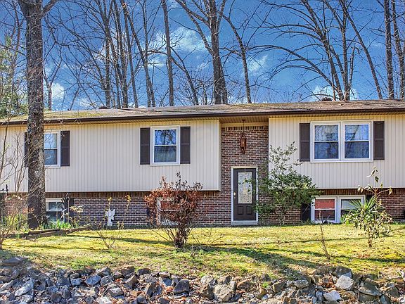 2nd image of 222 Wedgewood Dr