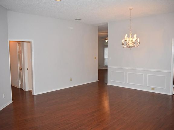 5th image of 4225 Oak Mount Dr