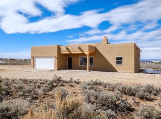 34 Sebastian Rd, Ranchos De Taos, NM 87557