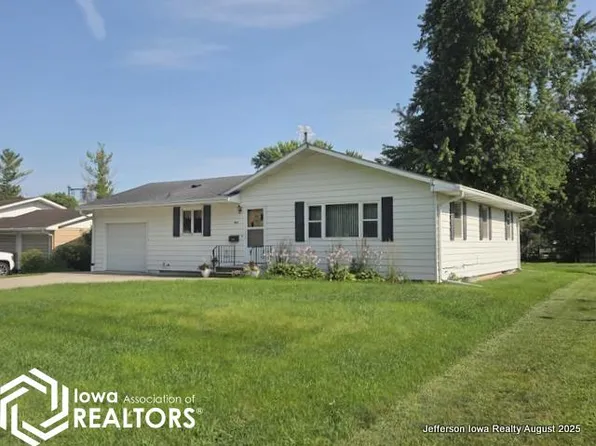 435 Niebel St, Farnhamville, IA 50538