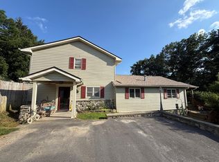 104 Plumley Ln, Daniels, WV 25832
