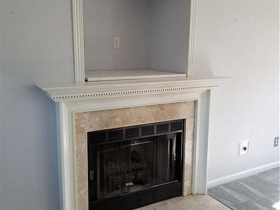 4th image of 119 Woodlake Ter